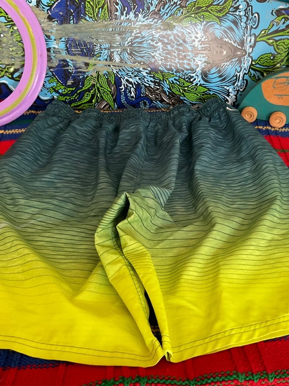 Nike-Hombre, Swim Trunks, Gray Yellow, Striped Board Shorts- (L)